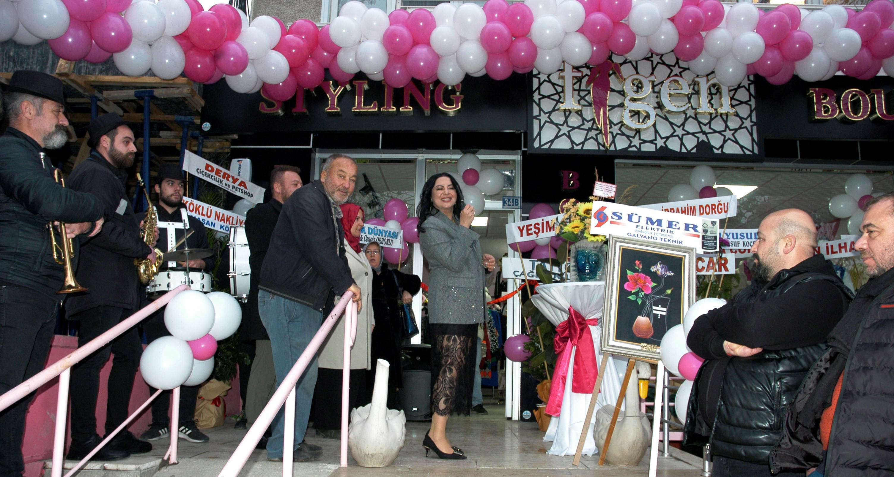 Konya'da 'Figen Styling' giyim mağazasının ikinci şubesi açıldı