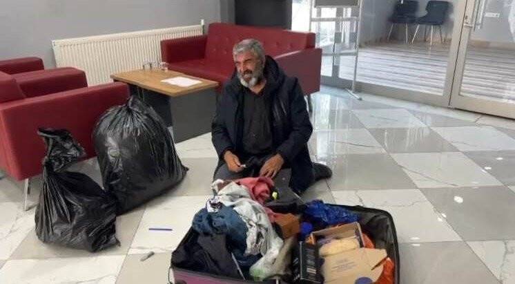 Van'da hayatını kaybeden Rojin Kabaiş'in eşyaları babasına teslim edildi