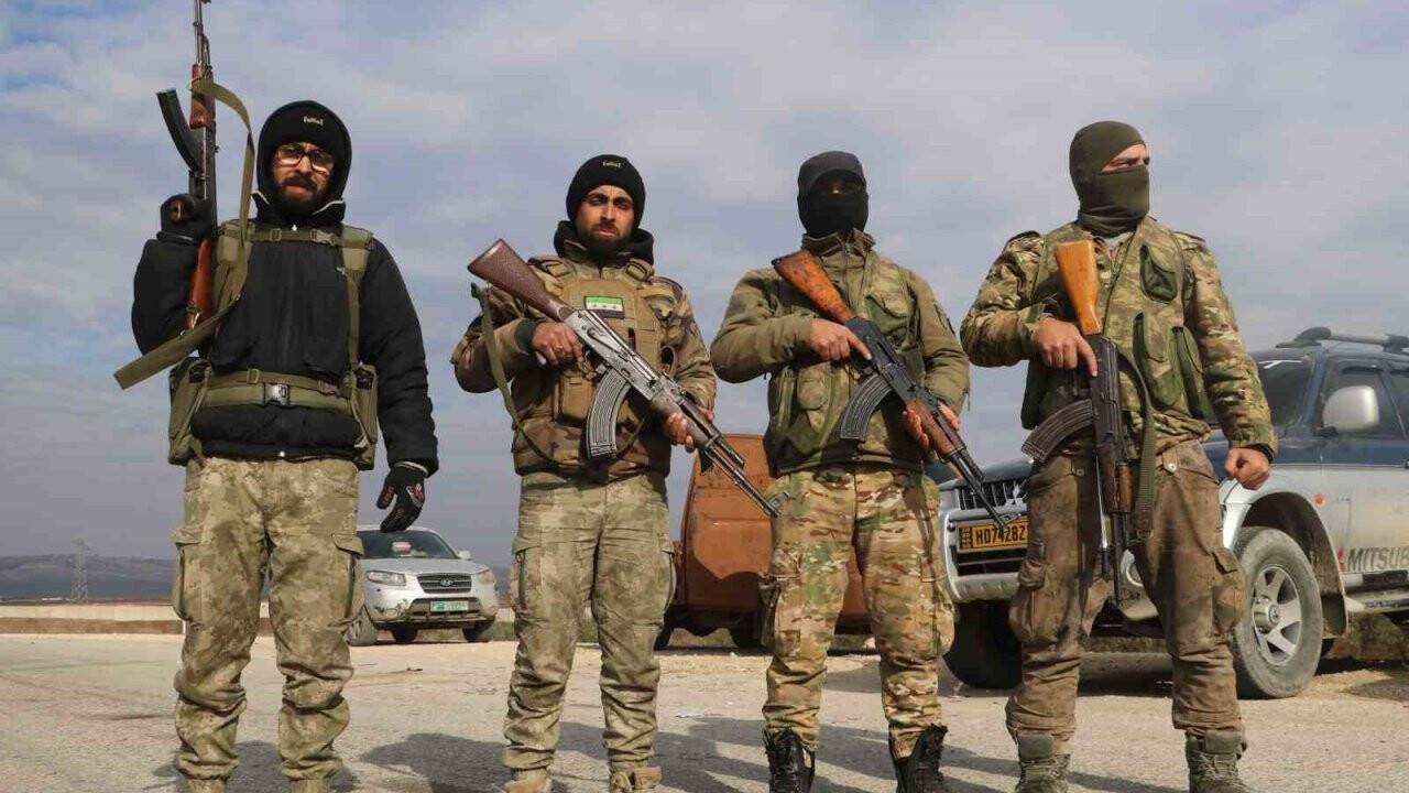 Türkiye'den dönüp Tel Rıfat’ta SMO'ya katılan Suriyeli gençlerden çağrı "Gelin, bizimle birlikte savaşın"