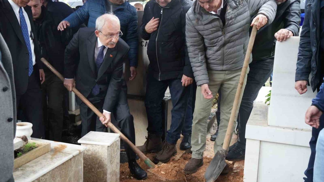 Kılıçdaroğlu dünürünün cenazesine katıldı