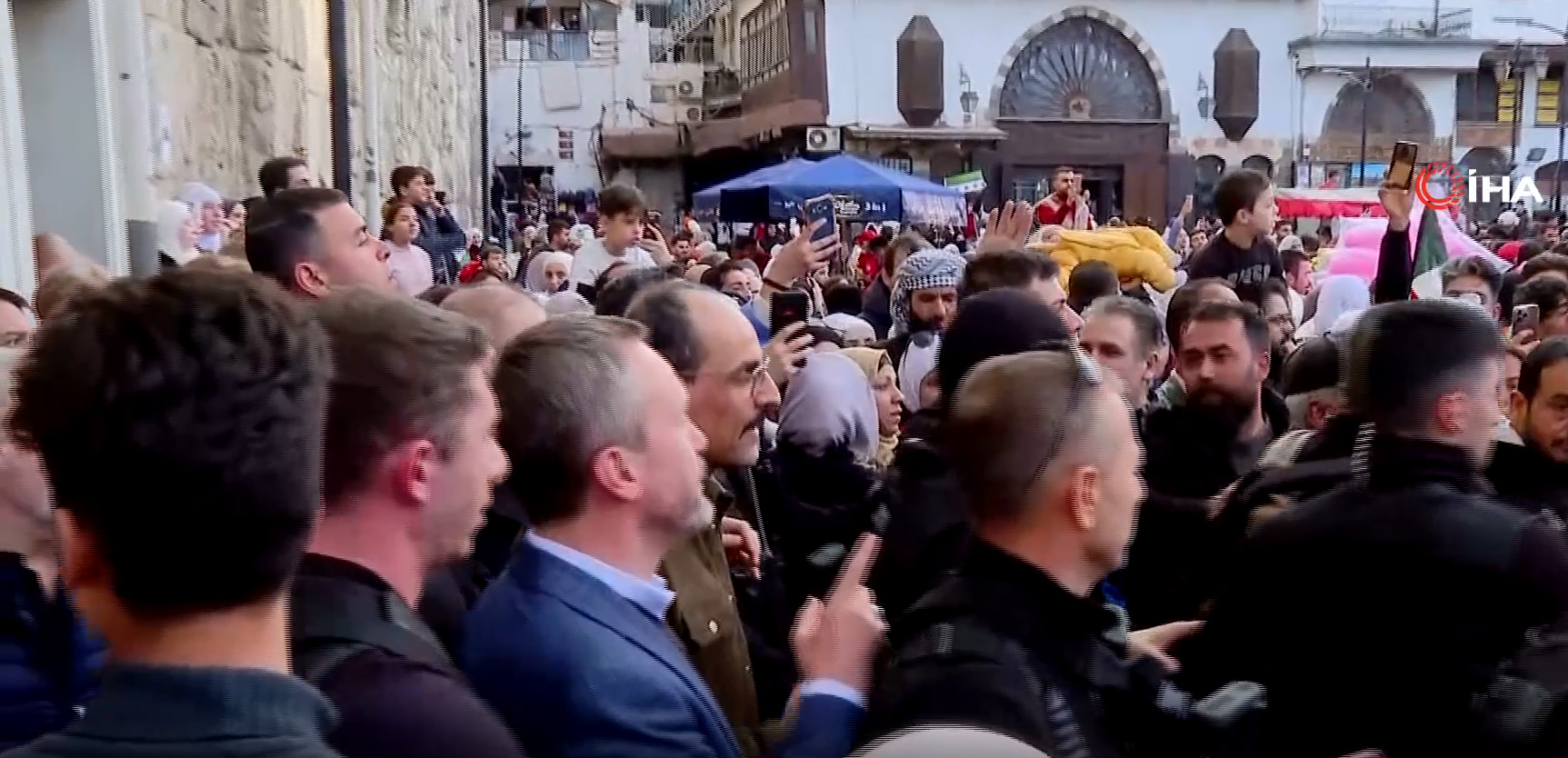 MİT Başkanı İbrahim Kalın Emevi Camii'nde namaz kıldı