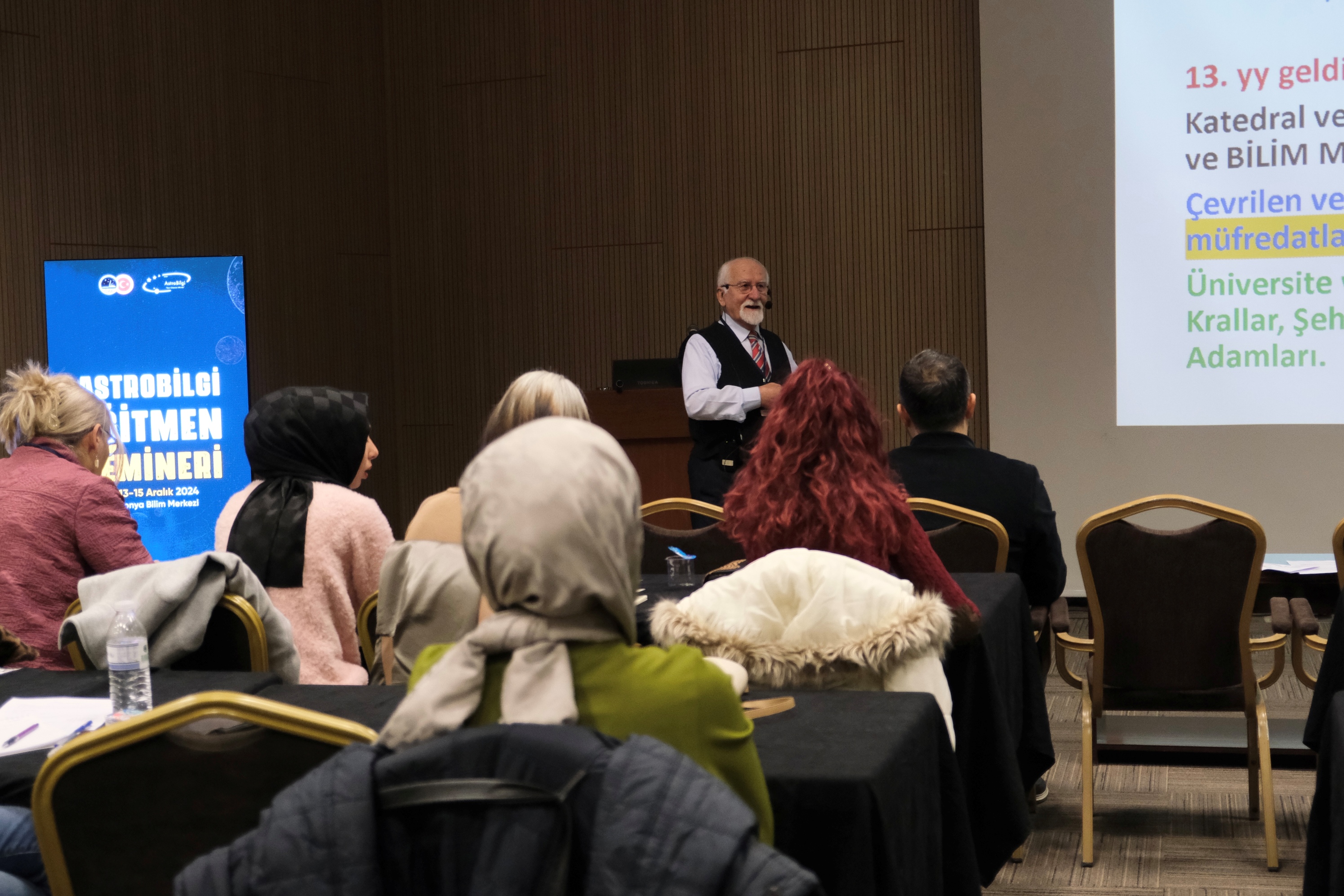 "Astrobilgi Eğitmen Seminerleri" Konya Bilim Merkezi'nde başladı