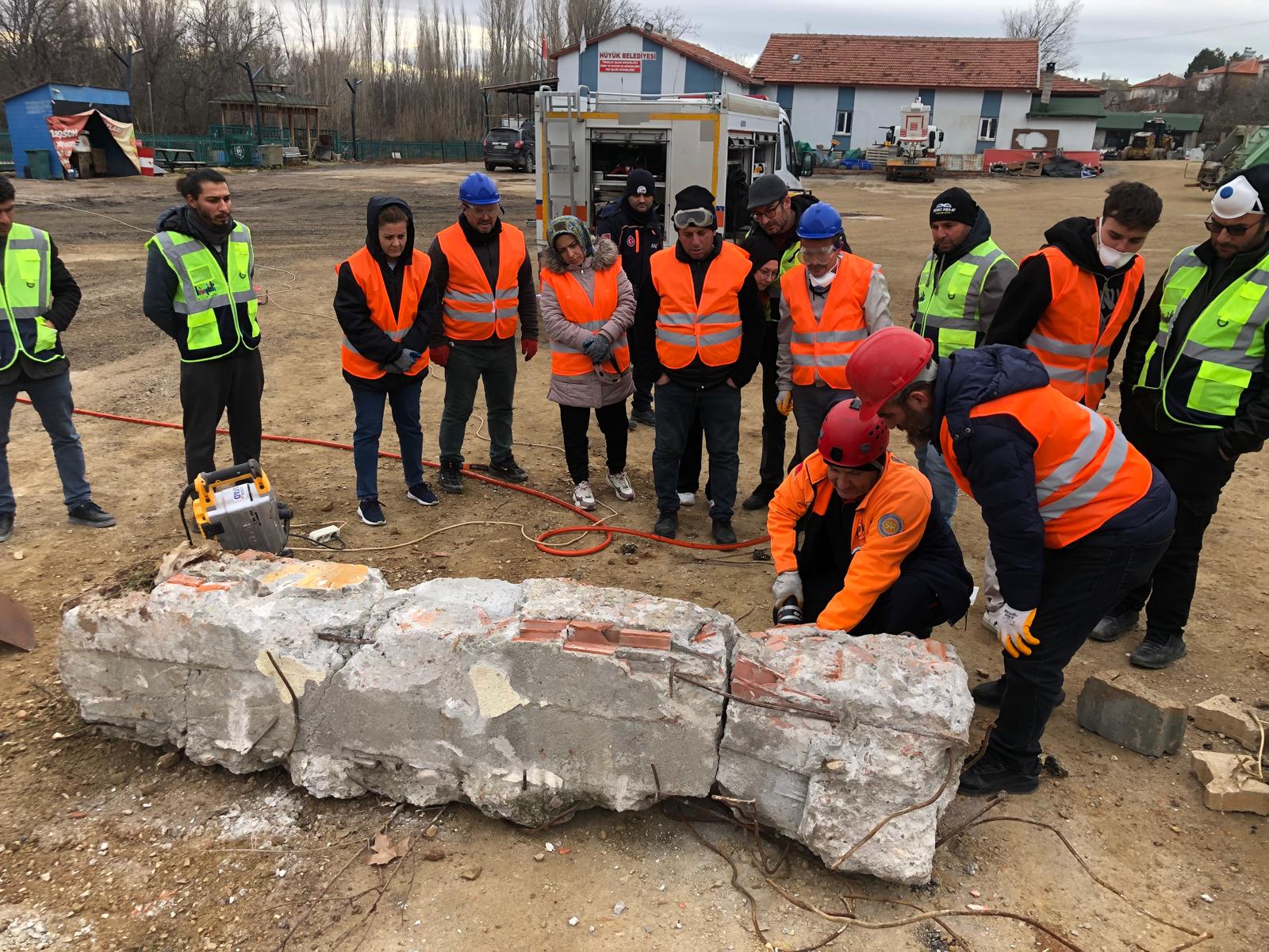 Konya'da arama kurtarma eğitimi yapıldı