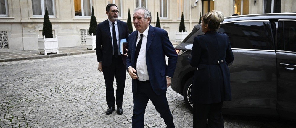 Fransa’da yeni hükümet kuruldu: François Bayrou başbakanlık görevine başladı