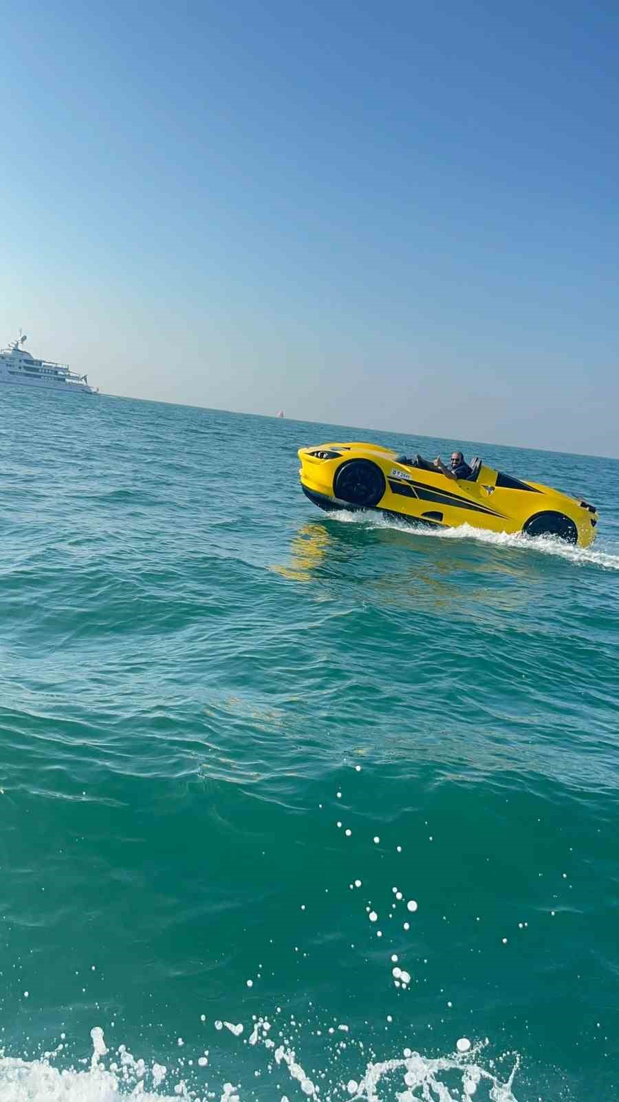 Ferrari görünümlü jet ski dikkat çekti (VİDEOLU)