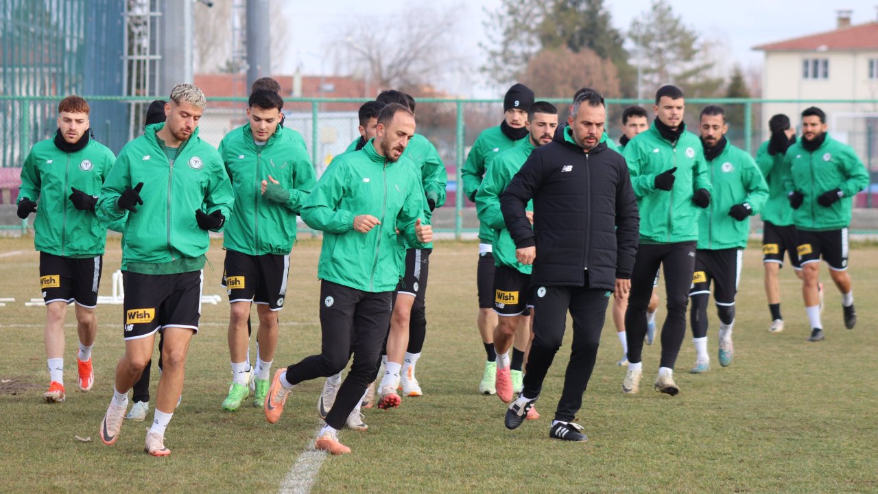 1922 Konyaspor günü tek idmanla tamamladı