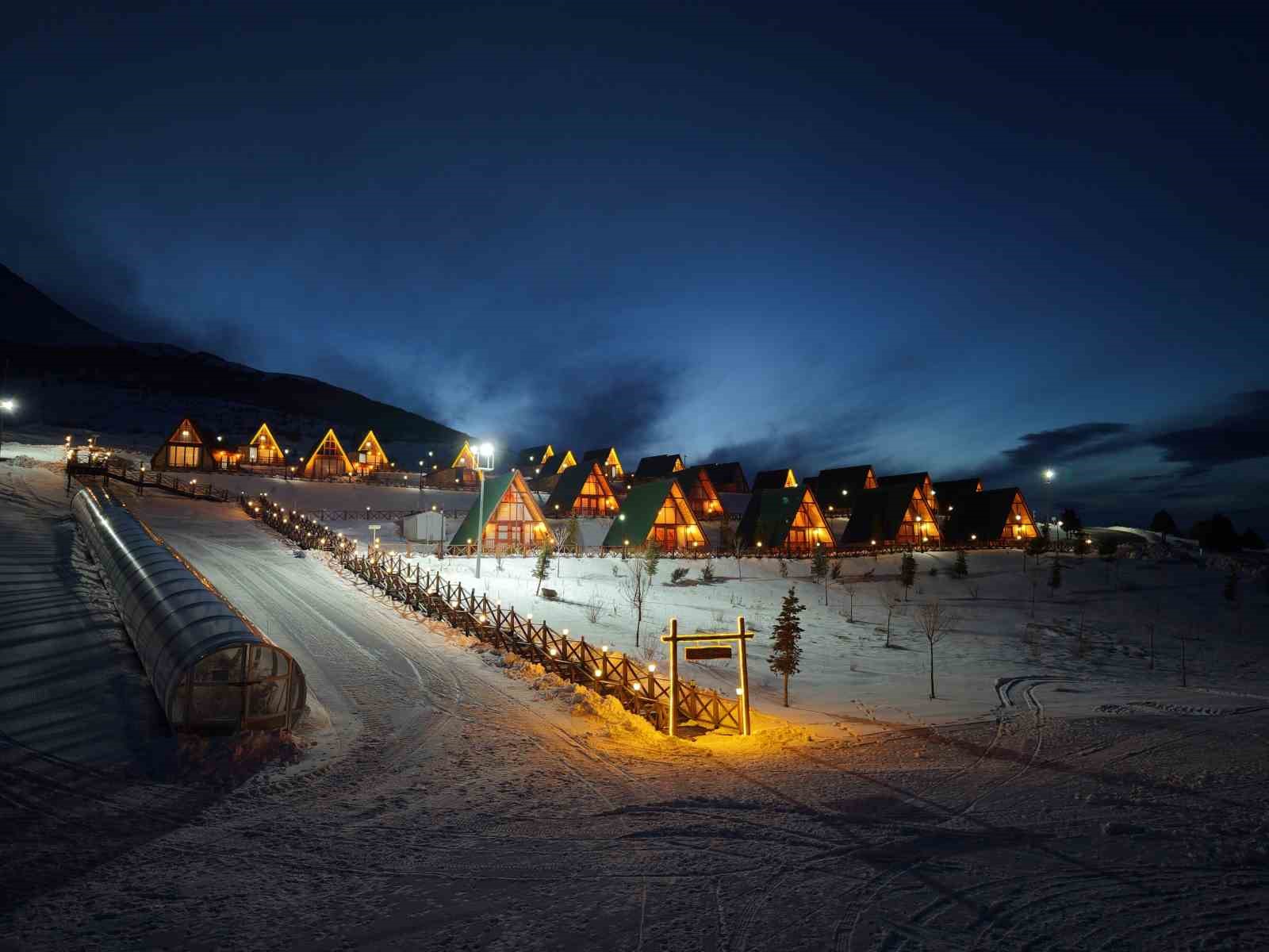 Karanlıkta beyaz yolculuk: Gece kayağı keyfi