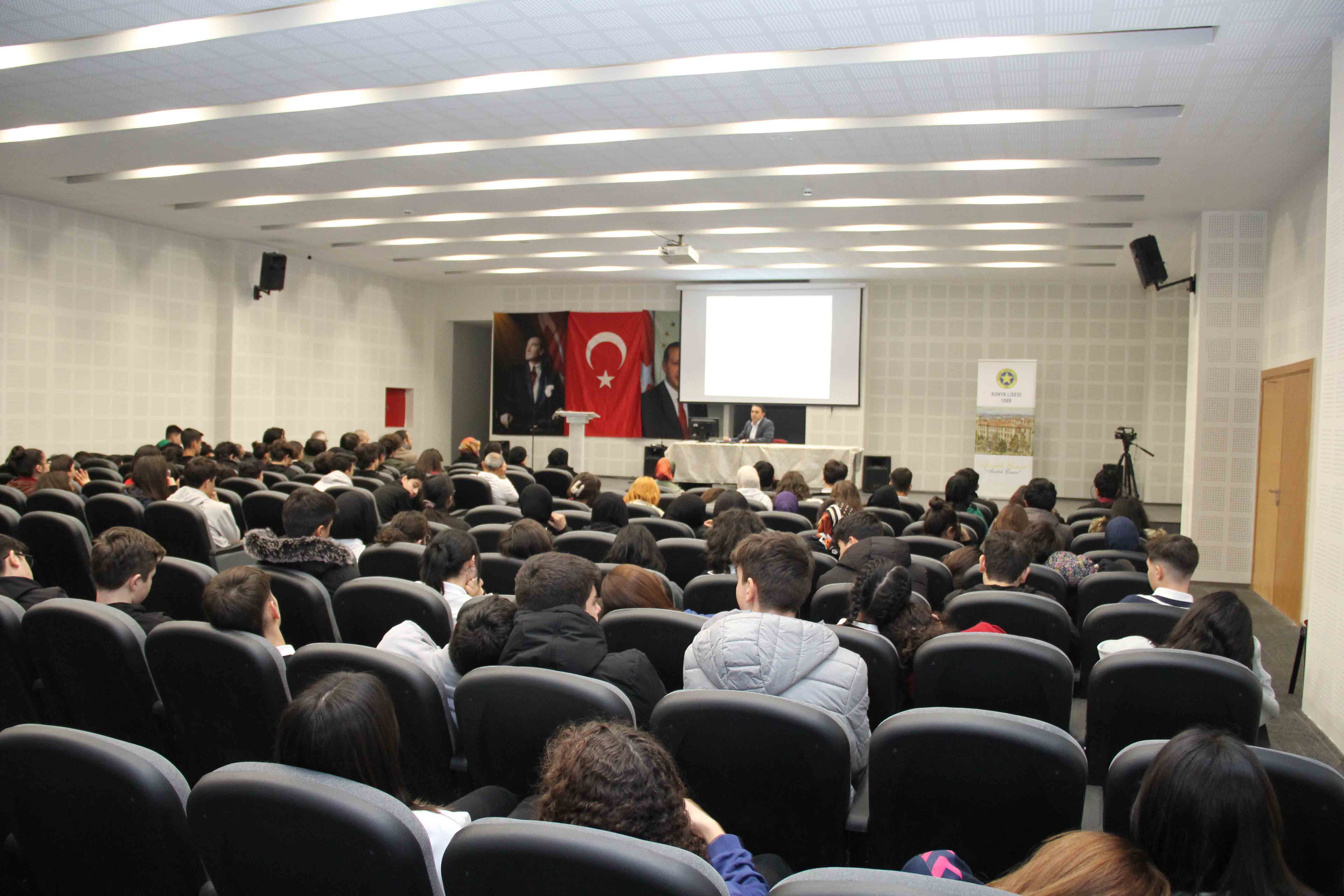 “Mehmet Akif Gençliğe Ne Söyler” programı Konya Lisesi’nde gerçekleşti