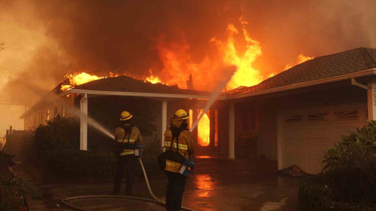 ABD’de yanıyor! Los Angeles'taki yangında ölü sayısı artıyor