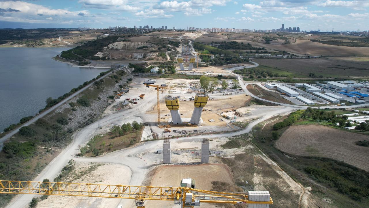 Kanal İstanbul’un ilk köprüsünün ayakları 90 metreyi aştı