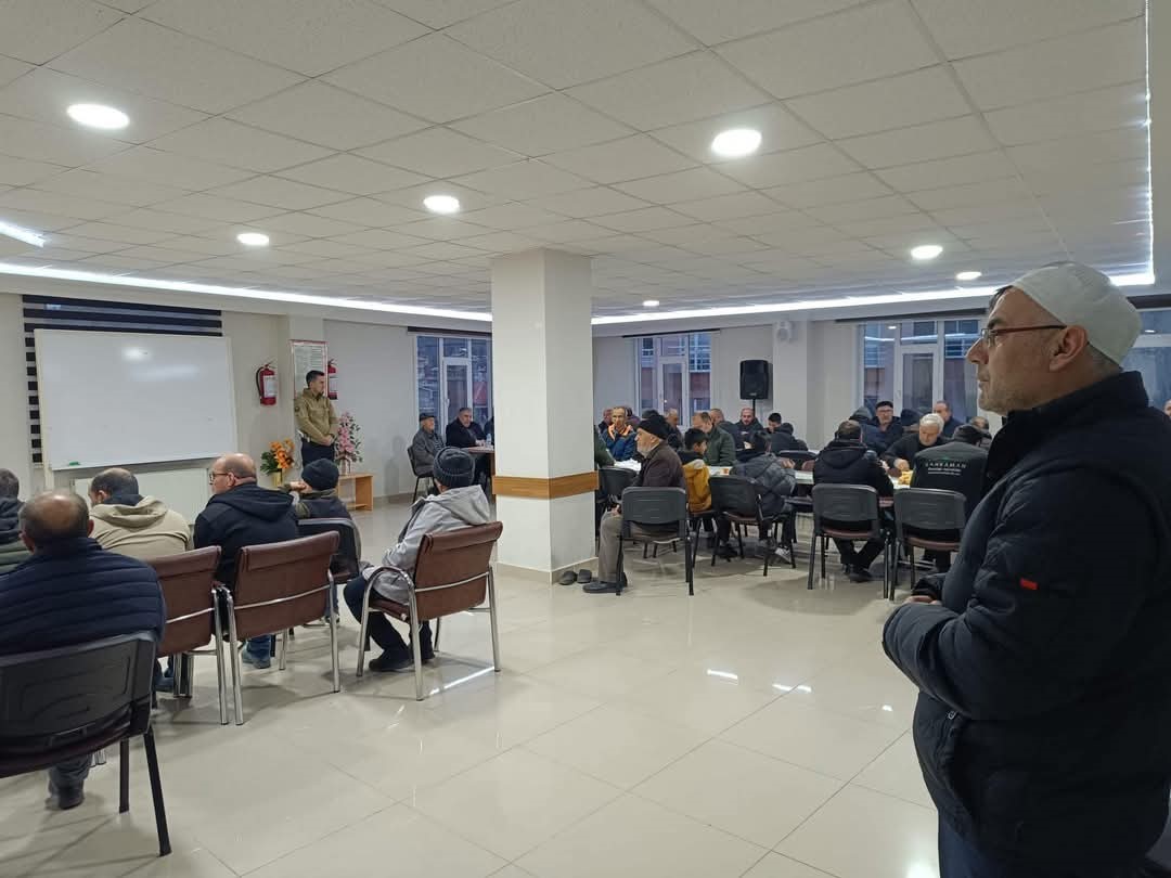 Bozkır'da umre yolculuğu: 40 kişi dualarla uğurlandı