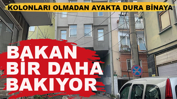 Kolonları olmadan ayakta duran binaya bakan bir daha bakıyor
