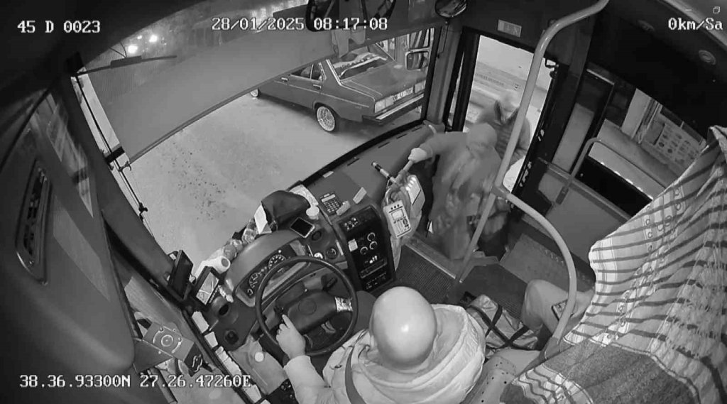 Otobüste kalp krizi geçiren kadını şoför hastaneye yetiştirdi (VİDEOLU)