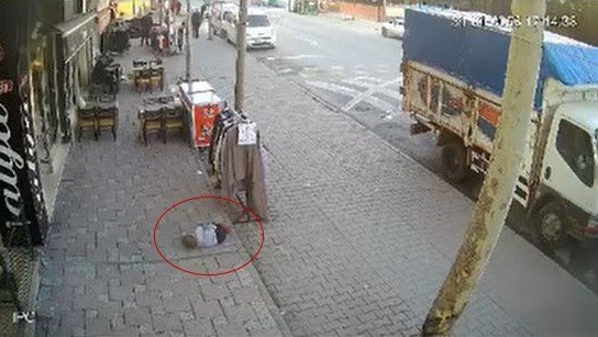 Balkondan düşen 2 yaşındaki çocuk yoğun bakımda