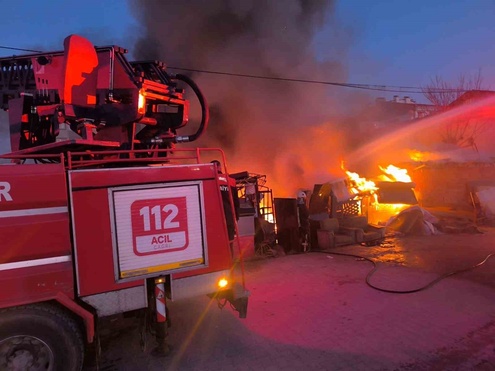 Afyonkarahisar’da iş yerinde yangın