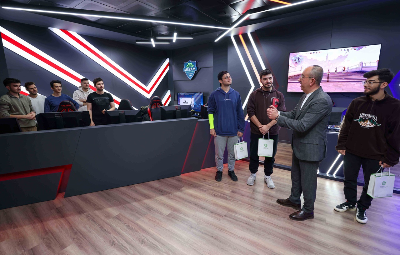 Üniversiteler Arası E-Spor Turnuvası Meram'da başlıyor: TIKLA&BAŞVUR