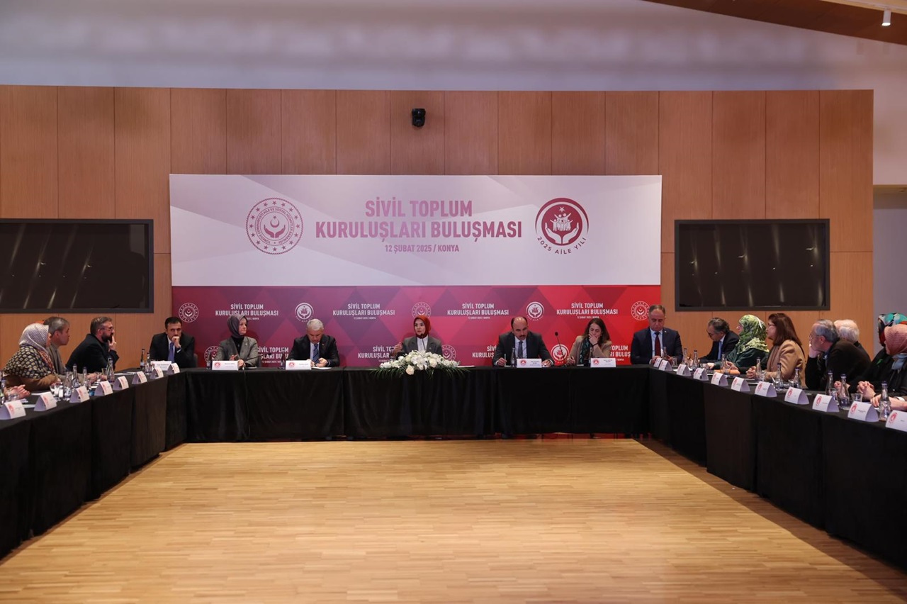Bakan Göktaş, Konya’da STK temsilcileriyle buluştu