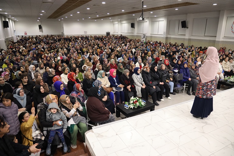 Konya'da "Mutlu Aile, Güçlü Toplum" etkinliği yoğun ilgi gördü