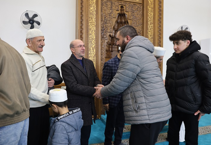 Başkan Pekyatırmacı kandil coşkusunu vatandaşlarla yaşadı