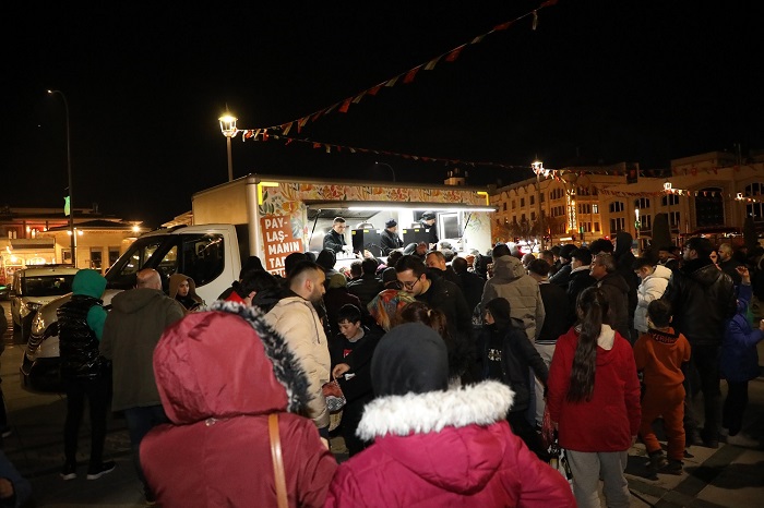 Karatay Belediyesi'nden Berat Kandili'nde sıcak ikram