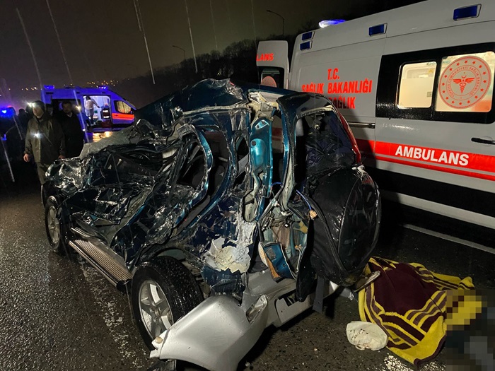 Beton mikseri ile cip çarpıştı: 2 ölü, 2 yaralı