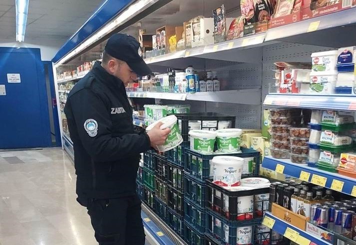 Kulu’da marketlerde zabıta denetimleri sürüyor