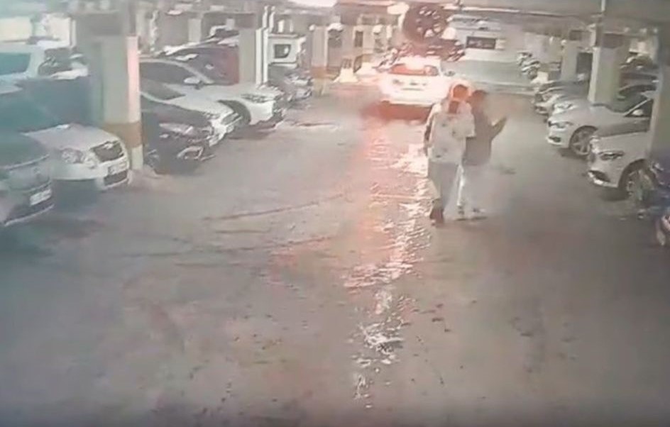 İş adamına oğlunun fotoğraflarını atıp 100 bin dolar para istediler