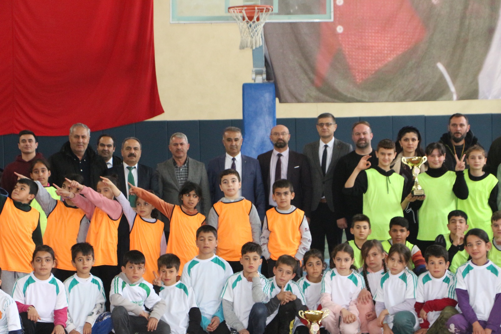 Yunak’ta geleneksel çocuk oyunları turnuvası tamamlandı