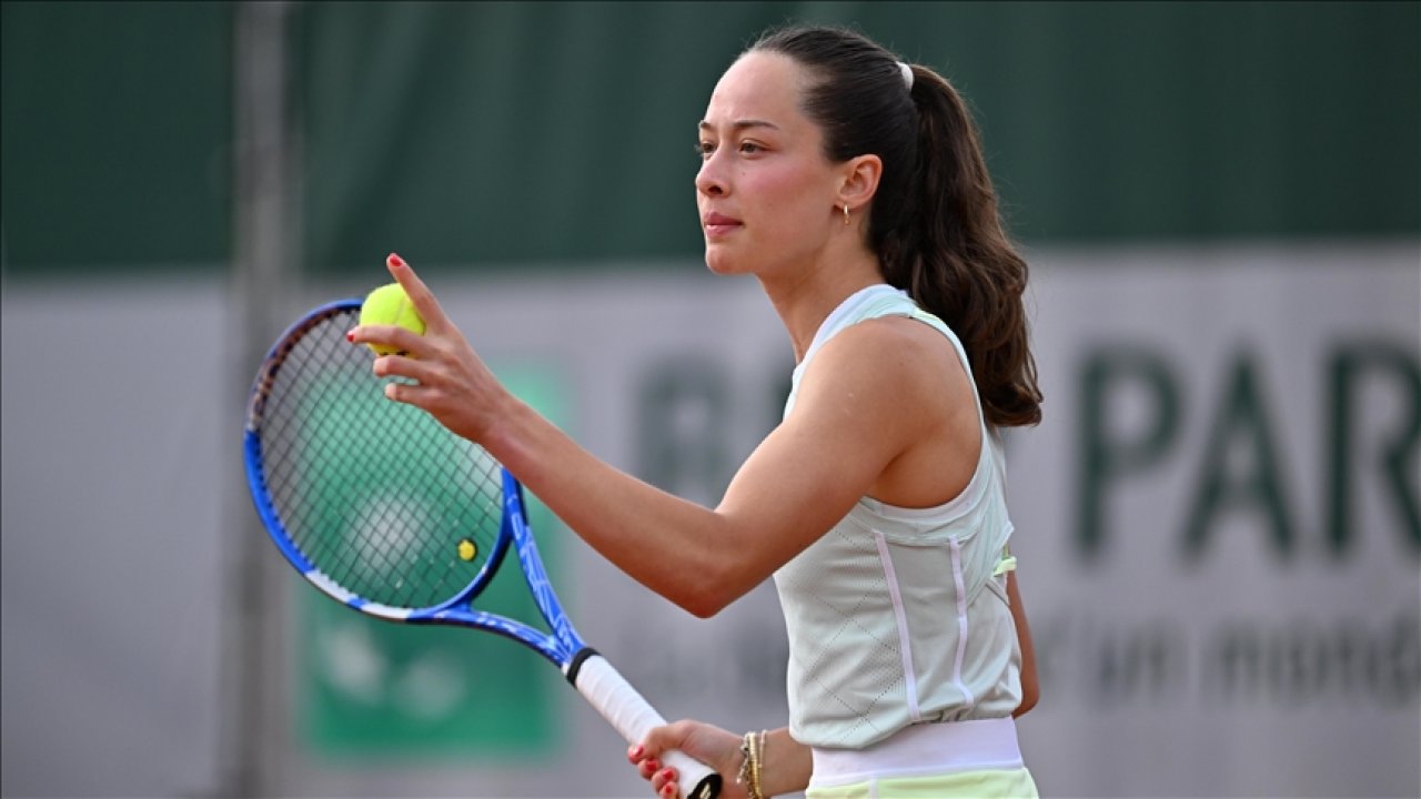 Milli tenisçi Zeynep Sönmez, çeyrek finale yükseldi