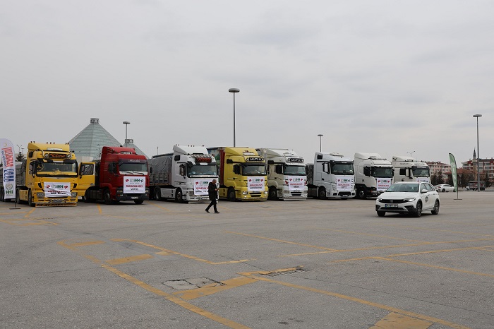 İHH Konya'nın 8 yardım TIR'ı yola çıktı