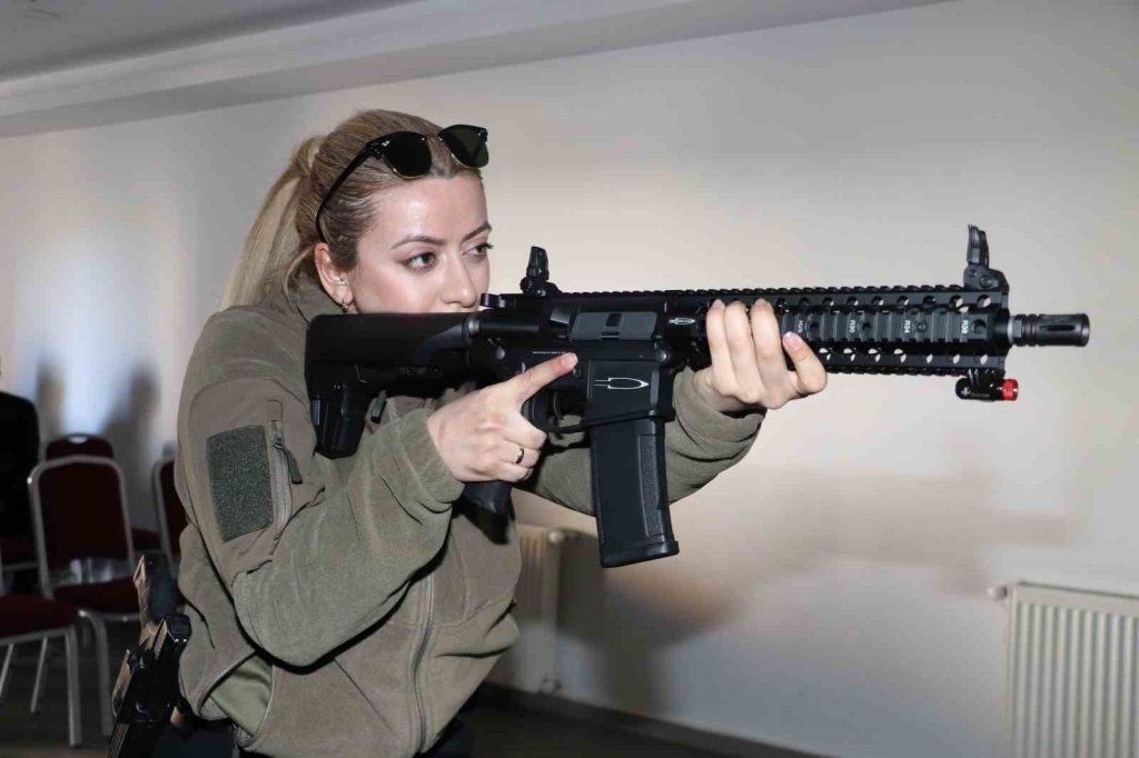 Önemli kişilerin ve yerlerin güvenliği, Koruma Daire Başkanlığının kadın polislerine emanet