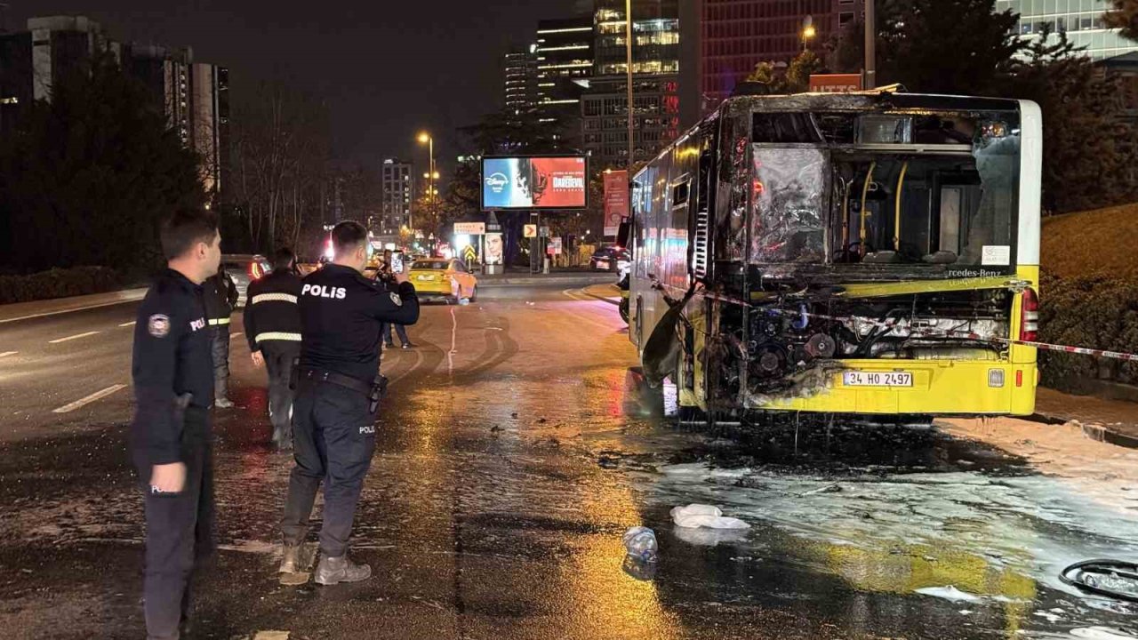 İETT otobüsleri; Şişli’de yandı, Sarıyer'de kaza yaptı!