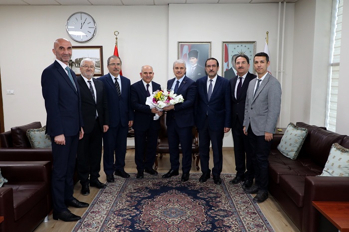 Tıp Bayramı'nda Vali Akın'a ziyaret