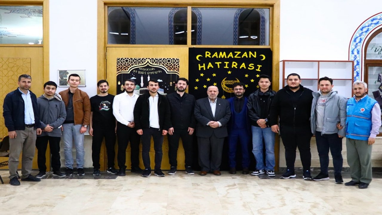 100 öğrenciye iftar programları devam ediyor