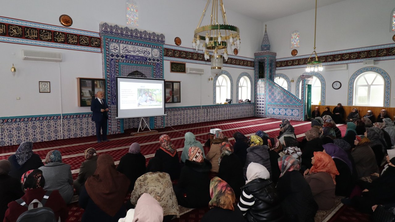 Karbel Erkam Camii’nde “Mutlu Aile Huzurlu Toplum” semineri