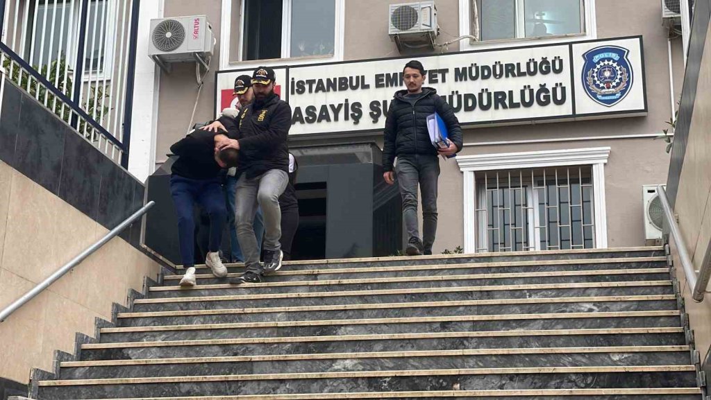 İnternet üzerinden cep telefonu satanları sahte dekontla dolandırdılar: Gizli bölmede yakalandı