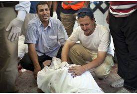 Demokrasi Yanlılarına Ateş Açıldı