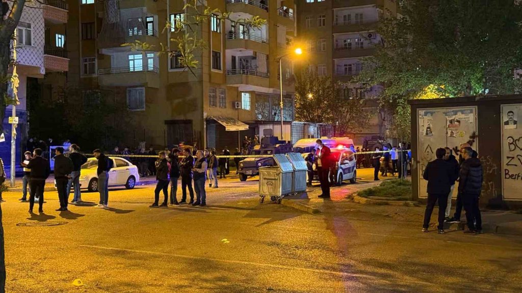 Diyarbakır’da silahlı kavga: 1’i polis 13 yaralı