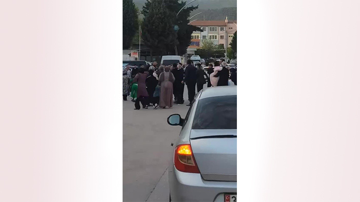 Düğün öncesi yumruklu kavga kameraya yansıdı (VİDEOLU)