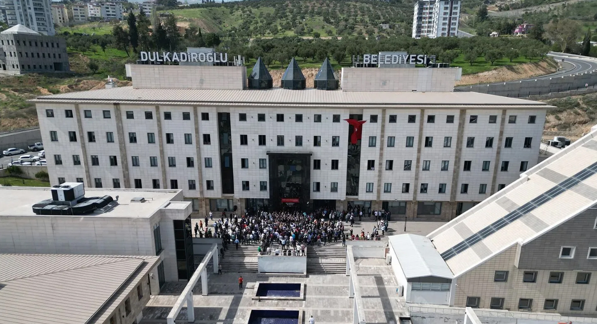 YRP İl Başkan Yardımcısı, Yeniden Refahlı Dulkadiroğlu Belediyesi Başkan Yardımcısını yaraladı