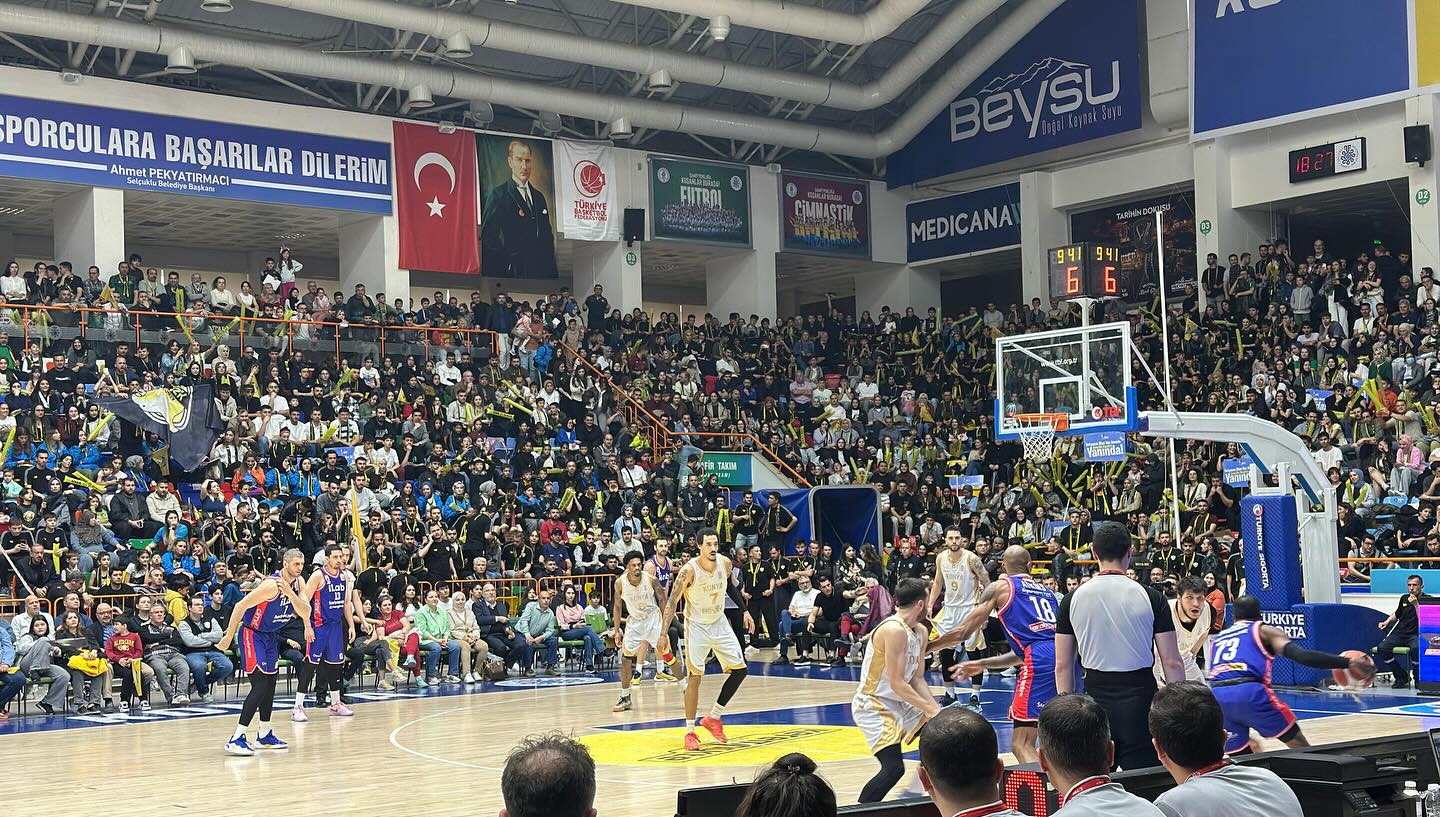 Konya Büyükşehir Belediyespor yarı finalde