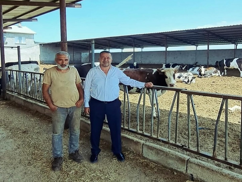 Konya'nın ilçesinde gübre kazandırılıyor