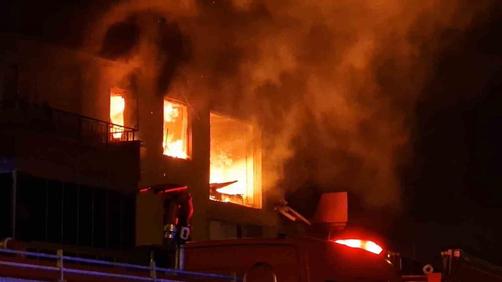 Konya’da 4 katlı apartmanda patlama ve yangın: Çok sayıda yaralı var!