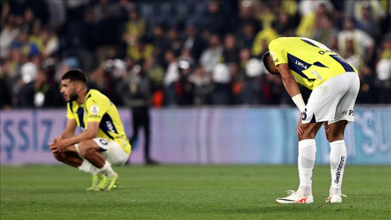 Fenerbahçe şampiyonluktan uzaklaştı