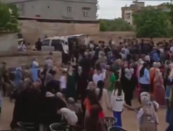 Düğünde maganda dehşeti: Havaya ateş etmek isterken kuzenini vurdu