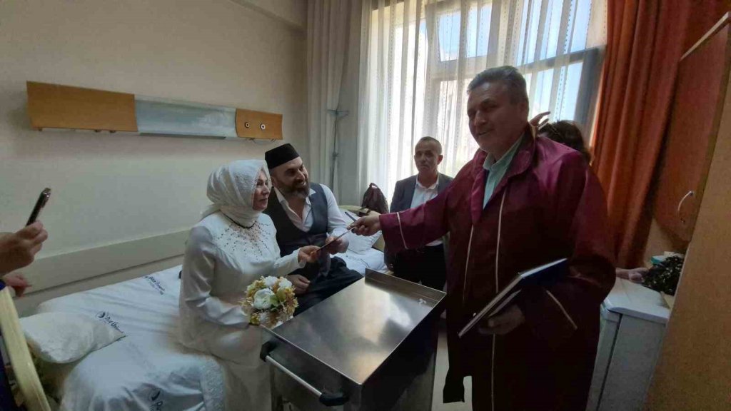 Hastanede de olsa 5 Mayıs'te 'evet' dediler