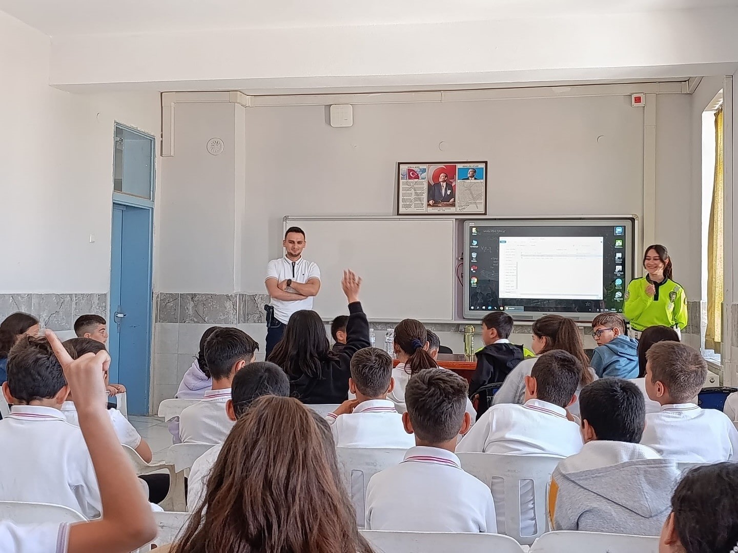 Konya'da öğrencilere trafik güvenliği semineri verildi