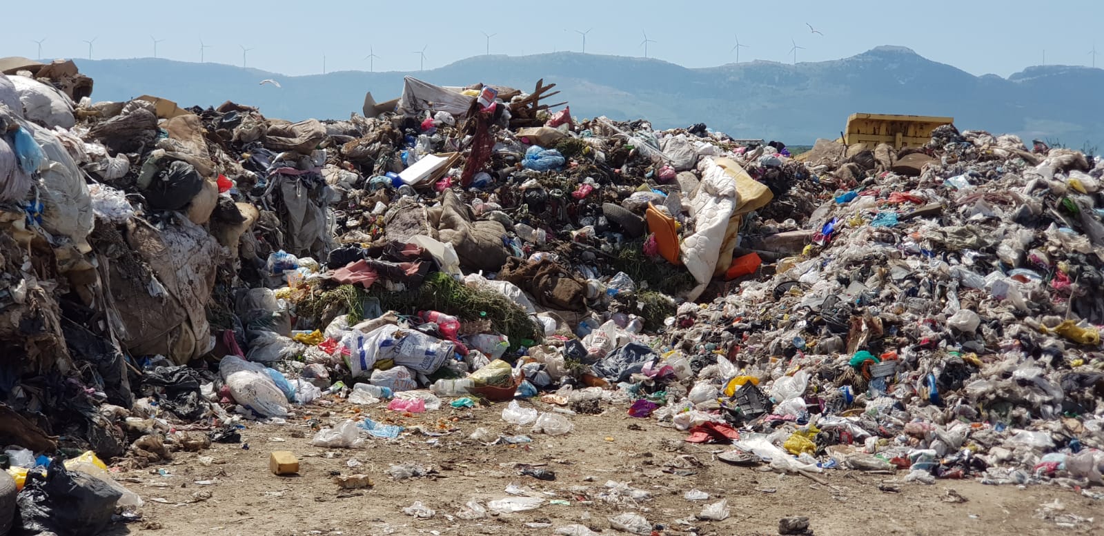 Bakanlıktan  İzmir Büyükşehir Belediyesi’ne "çöp" cezası