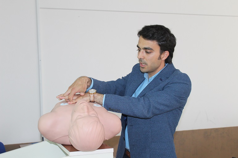 Konya'da üniversite öğrencilerine ilk yardım eğitimi