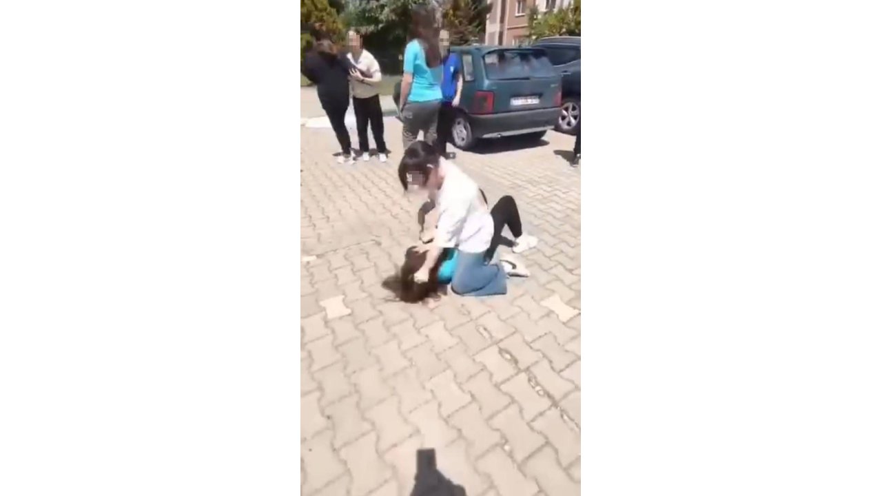 Bursa'da kız öğrencilerin "akran zorbalığı"  pes dedirtti!